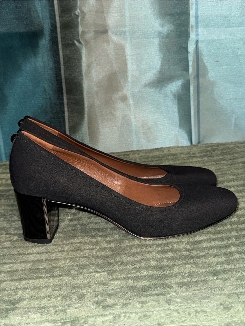 Donald J. Pliner Black Round-Toe Block Heel Pumps